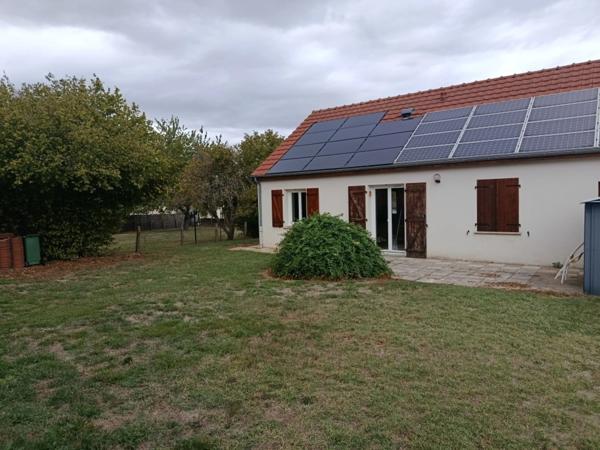 Charmante maison de plain-pied avec jardin à Gimouille