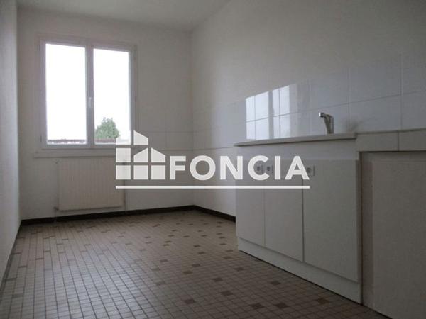 Location Appartement 4 pièces 72.3 m² - 3 RUE GEOFFROY Gien 45500