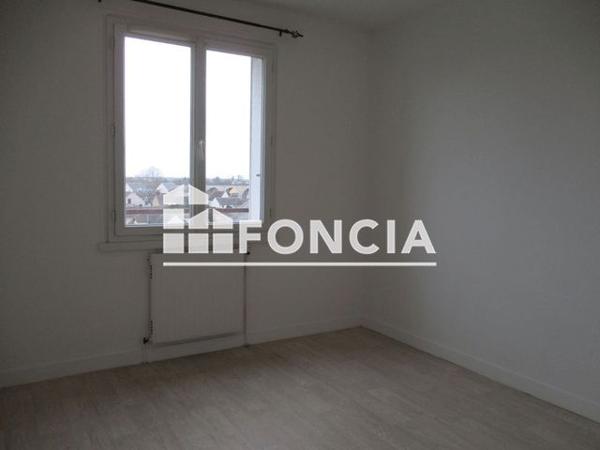 Location Appartement 4 pièces 72.3 m² - 3 RUE GEOFFROY Gien 45500