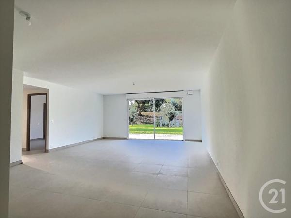 Appartement T3 à vendre  3 pièces - 73,90 m2 FREJUS - 83