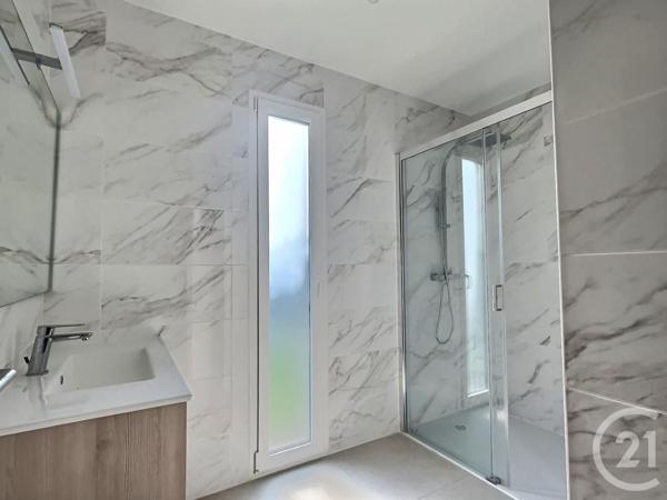 Appartement T3 à vendre  3 pièces - 73,90 m2 FREJUS - 83