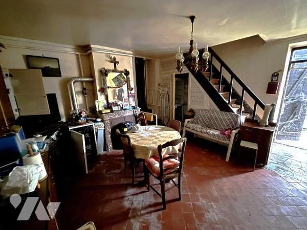 Venez découvrir, dans le quartier de Fonteneilles cette maison à rénover d'environ 63m² habitab...