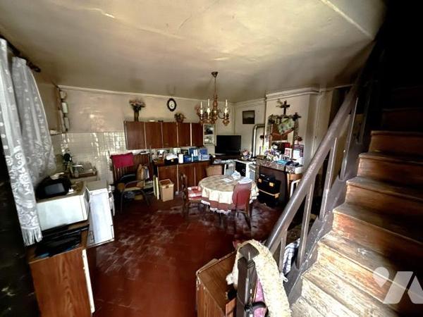 Venez découvrir, dans le quartier de Fonteneilles cette maison à rénover d'environ 63m² habitab...