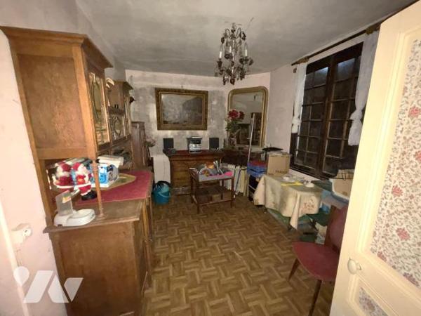 Venez découvrir, dans le quartier de Fonteneilles cette maison à rénover d'environ 63m² habitab...