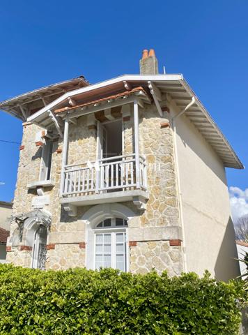MAISON /VILLA BELLE ÉPOQUE - LA PLAGE AU BOUT DE L'ALLÉE -