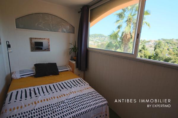 Vallauris (06220) Studio 26 m² – Super Cannes - Vue Mer & Colline – Résidence Calme avec Piscine