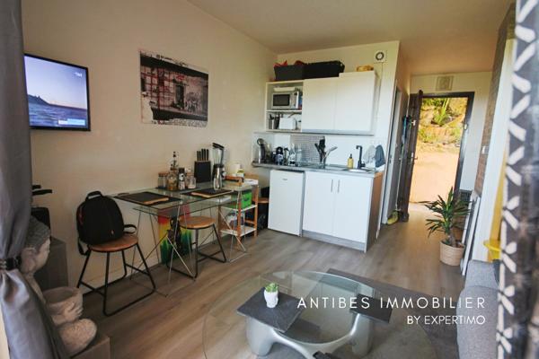 Vallauris (06220) Studio 26 m² – Super Cannes - Vue Mer & Colline – Résidence Calme avec Piscine