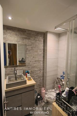 Vallauris (06220) Studio 26 m² – Super Cannes - Vue Mer & Colline – Résidence Calme avec Piscine