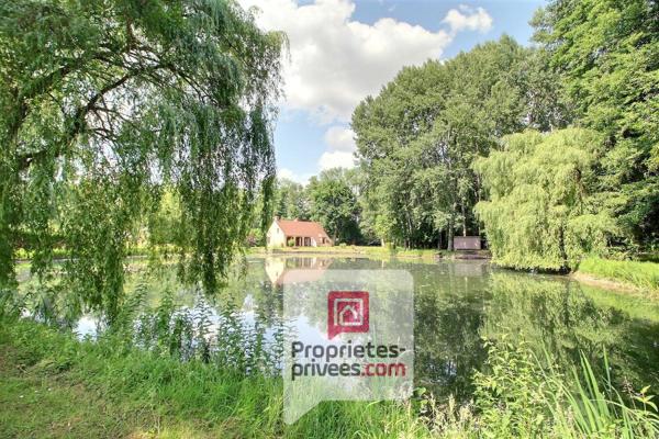 A 1h30 de PARIS - Charmante MAISON avec ETANG de 5000 m2, édifiée sur plus de 2 Hectares et bordé par une rivière