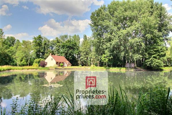 A 1h30 de PARIS - Charmante MAISON avec ETANG de 5000 m2, édifiée sur plus de 2 Hectares et bordé par une rivière