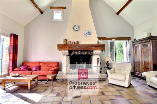 A 1h30 de PARIS - Charmante MAISON avec ETANG de 5000 m2, édifiée sur plus de 2 Hectares et bordé par une rivière