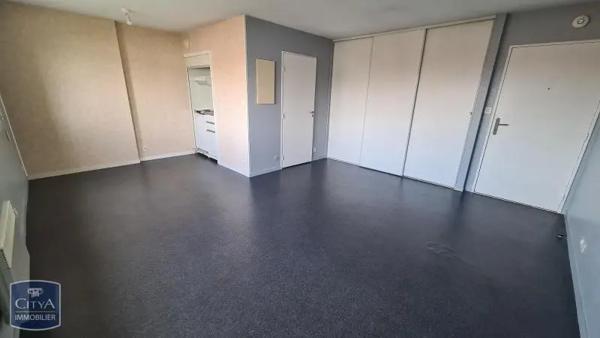 Appartement à louer 1 pièce 31.38m² Saint-Benoît (86280)