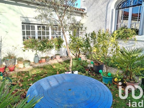 Maison de ville 6 pièces de 199 m² à Jarnac (16200)