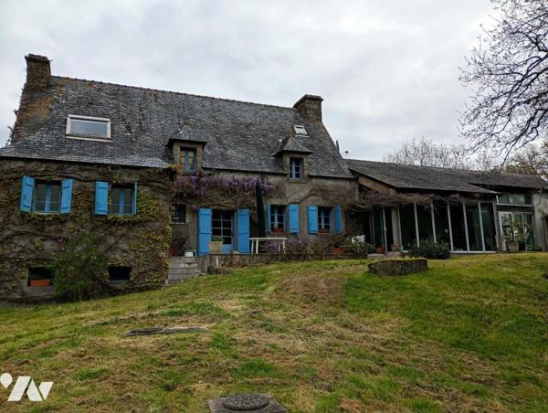 SAINT-ETIENNE-DE-MONTLUC - maison de 174,32m², 4 chambres, piscine intérieure, terrain de 9.575m²