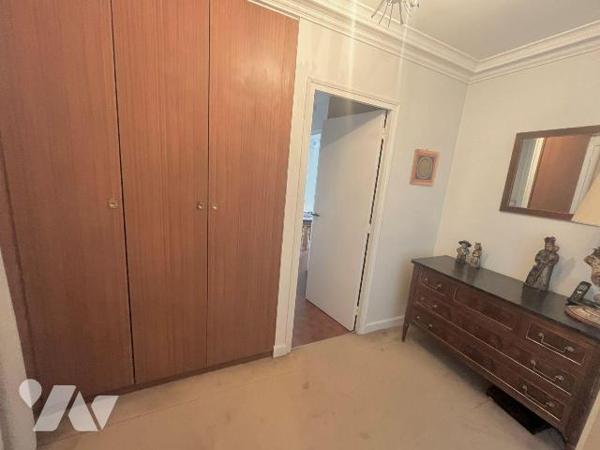 La SAS RR NOTAIRES vous propose en exclusivité un appartement de type T4.

Situé dans le quar...