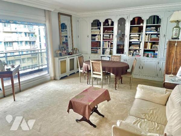 La SAS RR NOTAIRES vous propose en exclusivité un appartement de type T4.

Situé dans le quar...