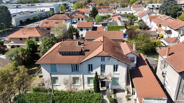 Propriété confidentielle aux portes de Lyon 8 quartier Moulin à vent
