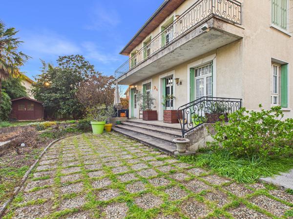 Propriété confidentielle aux portes de Lyon 8 quartier Moulin à vent