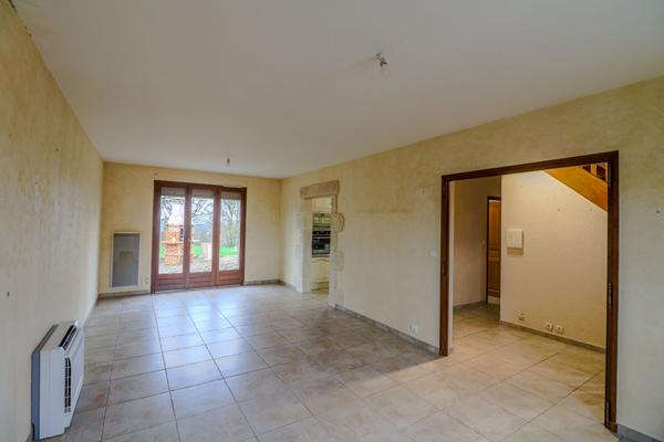 Maison 5 chambres, 2 garages, climatisation, 5 minutes autoroute, Chaulgnes, 15 minutes Nevers, 2h30 Paris