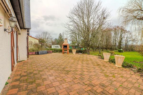 Maison 5 chambres, 2 garages, climatisation, 5 minutes autoroute, Chaulgnes, 15 minutes Nevers, 2h30 Paris