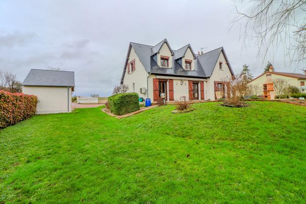 Maison 5 chambres, 2 garages, climatisation, 5 minutes autoroute, Chaulgnes, 15 minutes Nevers, 2h30 Paris