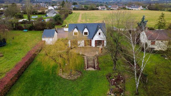 Maison 5 chambres, 2 garages, climatisation, 5 minutes autoroute, Chaulgnes, 15 minutes Nevers, 2h30 Paris