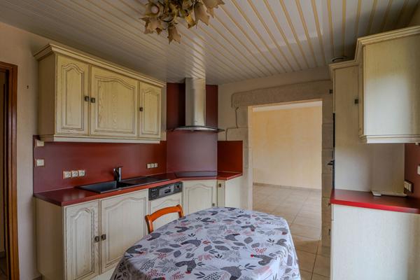 Maison 5 chambres, 2 garages, climatisation, 5 minutes autoroute, Chaulgnes, 15 minutes Nevers, 2h30 Paris