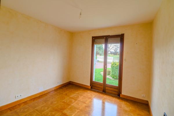 Maison 5 chambres, 2 garages, climatisation, 5 minutes autoroute, Chaulgnes, 15 minutes Nevers, 2h30 Paris