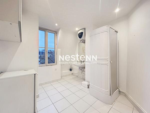 A vendre - Paris 17 : chambre de service de 9,10m², DPE C, ascenseur - idéal investisseur !