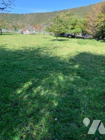 DEUX PARCELLES DE TERRAIN avec DEUXPUITS 
AD 175 et 176 
682 M2 et 1064 M2