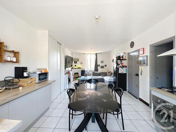 Immeuble à vendre  225 m2 ST MARTIN DE VALGALGUES - 30