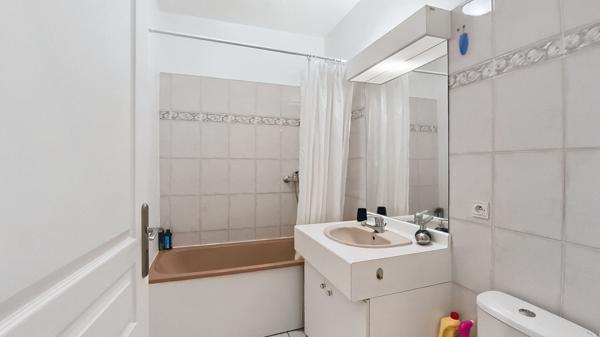 PORT FREJUS T2 TERRASSE CAVE