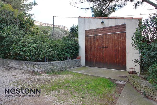 Terrain à bâtir d'une surface de 653m² à Vitrolles avec emprise au sol autorisée de 163m².