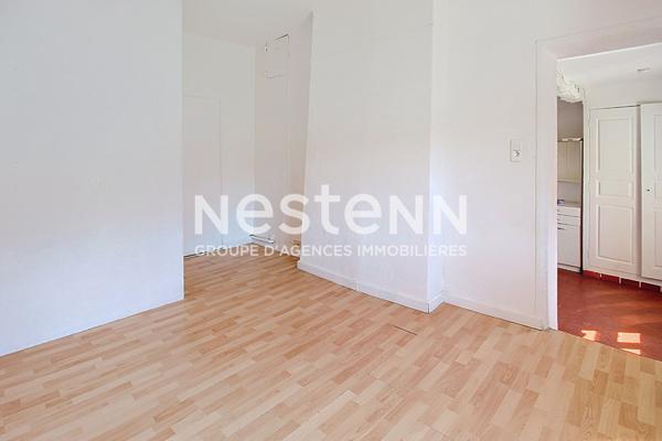 A VENDRE Appartement T2 - LUMINEUX - COTIGNAC - PROCHE VILLAGE - Parking proche