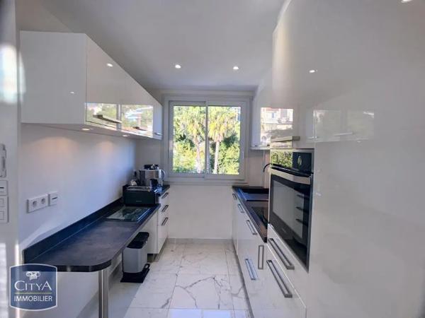 Appartement à louer 4 pièces 66m²