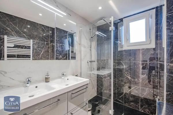 Appartement à louer 4 pièces 66m²