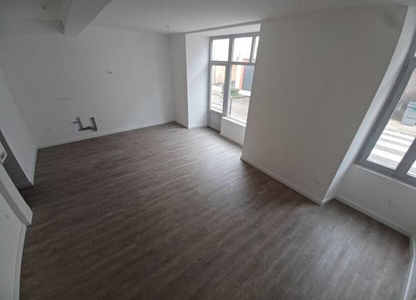 Appartement à vendre    3 pièces • 66,57 m2 Saint-Étienne-de-Saint-Geoirs