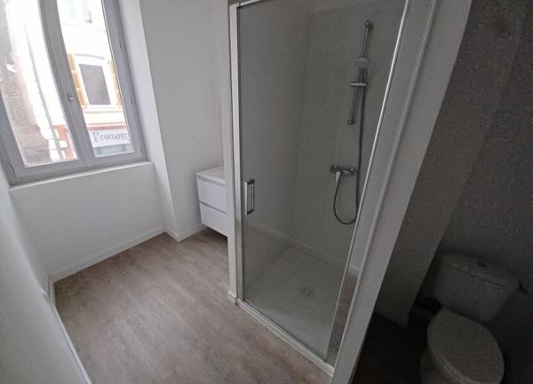 Appartement à vendre    3 pièces • 66,57 m2 Saint-Étienne-de-Saint-Geoirs