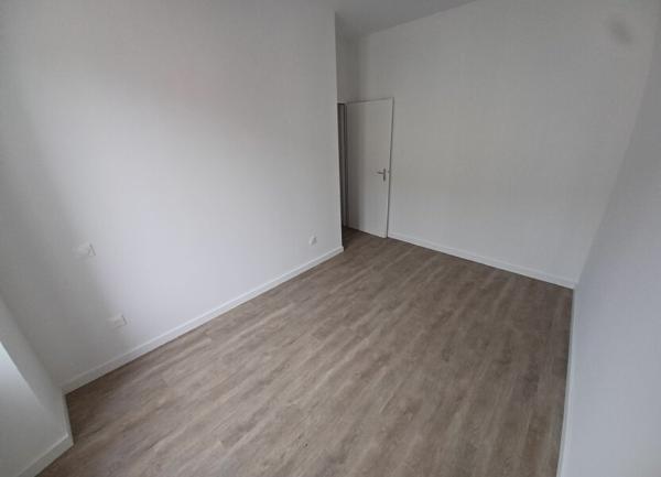 Appartement à vendre    3 pièces • 66,57 m2 Saint-Étienne-de-Saint-Geoirs