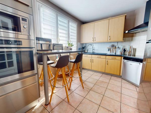LIVRY- GARGAN, Maison familiale 5 pièces avec jardin et garage