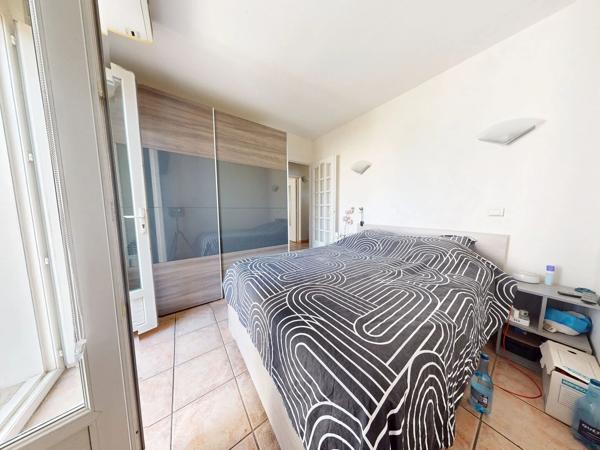 LIVRY- GARGAN, Maison familiale 5 pièces avec jardin et garage