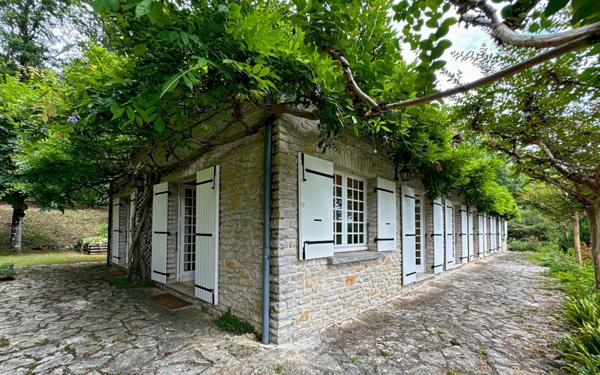 Maison à vendre    10 pièces • 300 m2 Trélissac