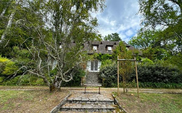 Maison à vendre    10 pièces • 300 m2 Trélissac