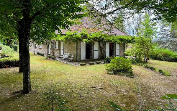 Maison à vendre    10 pièces • 300 m2 Trélissac