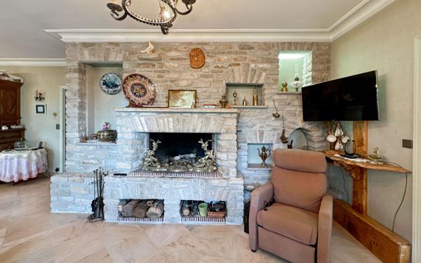 Maison à vendre    10 pièces • 300 m2 Trélissac