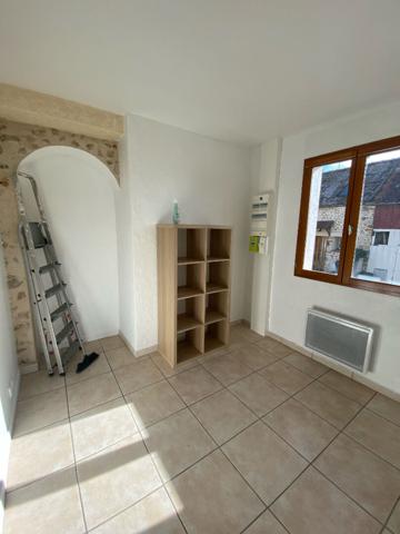 À LOUER - MAISON MEUBLÉE - MENNECY