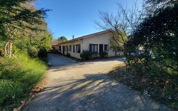 Maison à vendre    5 pièces •  Catllar