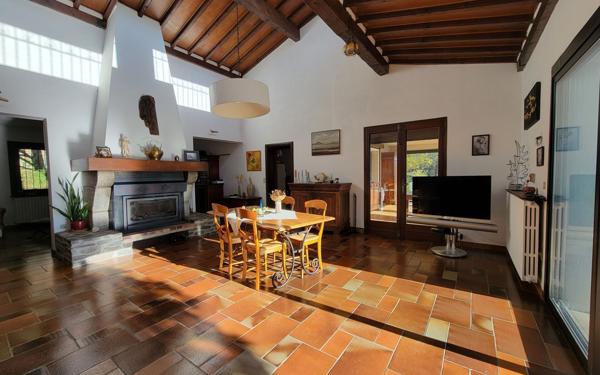 Maison à vendre    5 pièces •  Catllar