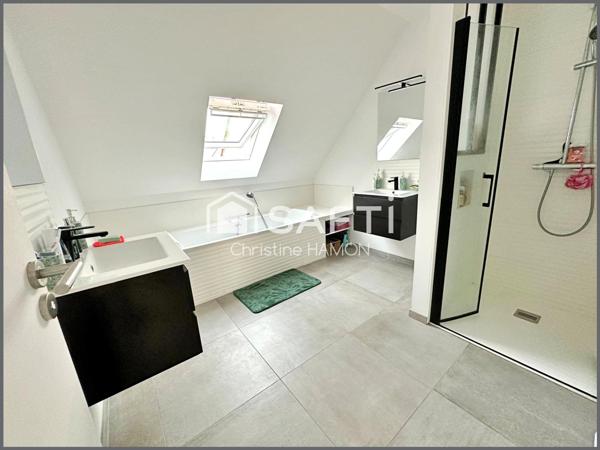 Maison de 2021 avec piscine et garage