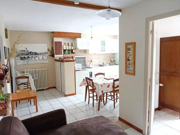 Vente                                                      Maison de ville
                        
                     4 pièces                      99 m2                     à Carmaux